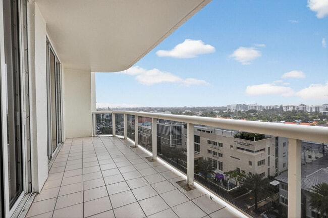 Building Photo - 9595 Collins Ave