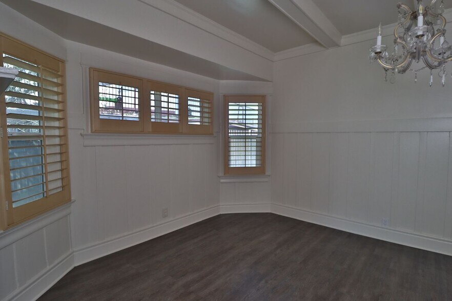 Building Photo - 341 W 124th St