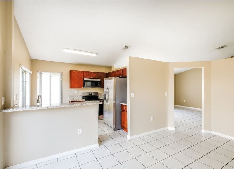 Building Photo - 14233 SW 177th Terrace