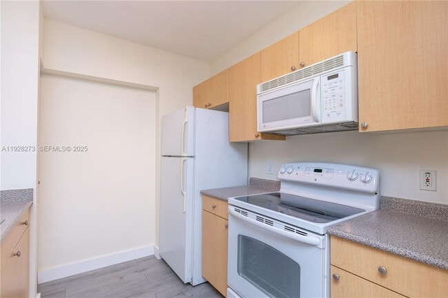 Building Photo - 1919 Van Buren St