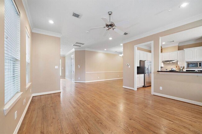 Building Photo - 1503 Shady Villa Fern