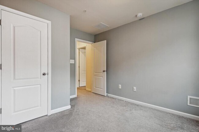 Building Photo - 642 Highland Farms Cir