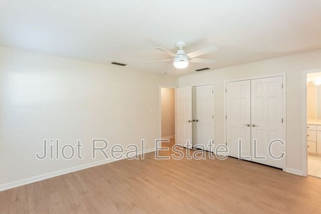 Building Photo - 1647 Executive Park Ln NE