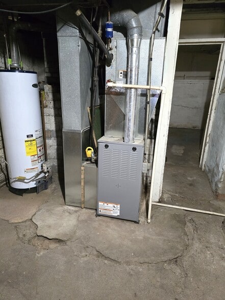 Building Photo - 224 N 13th St