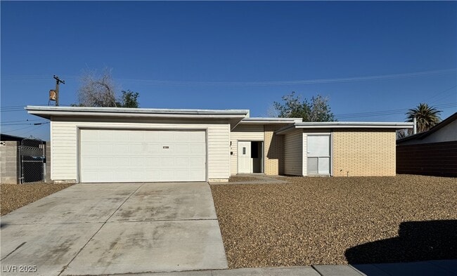 Primary Photo - 2539 Winterwood Blvd