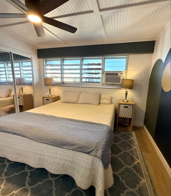 Building Photo - 2421 Ala Wai Blvd