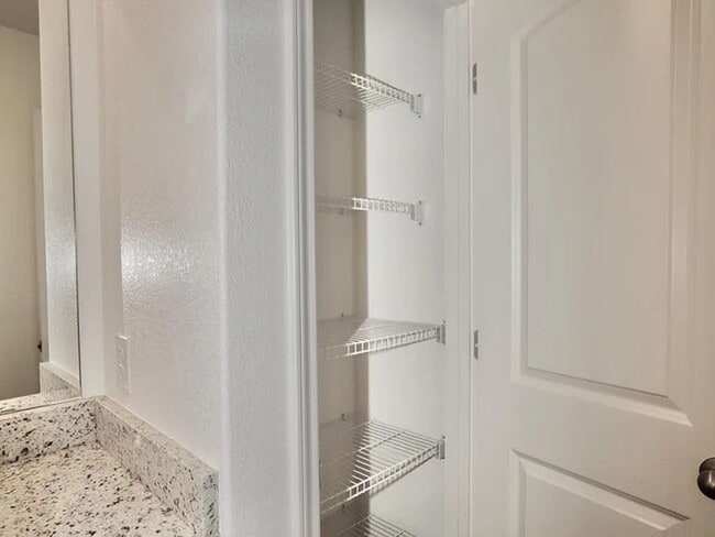 Building Photo - Spacious & Elegant One-Story Living in Stonebridge Crossing