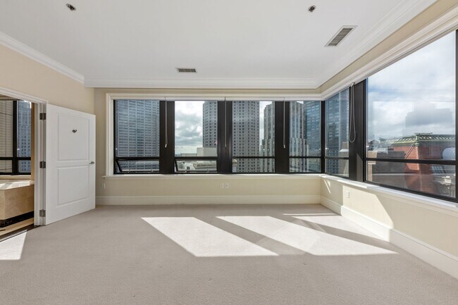 Building Photo - 690 Market St