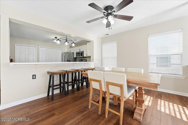 Building Photo - 26 Dover Ct