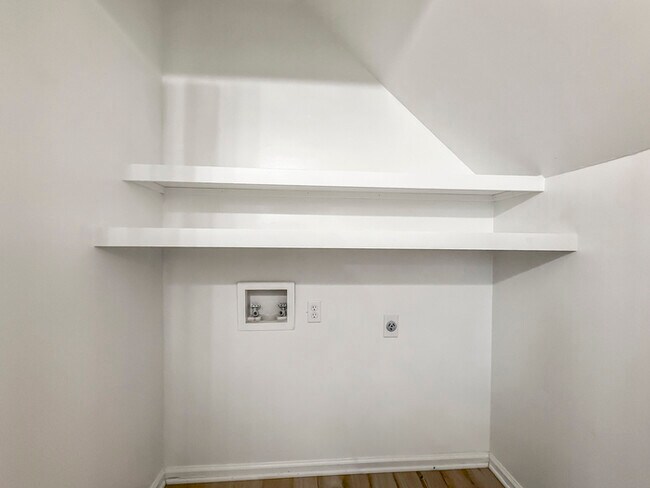 Building Photo - Spacious 3BR 2 BA Home with Wooden Deck in Wake Forest