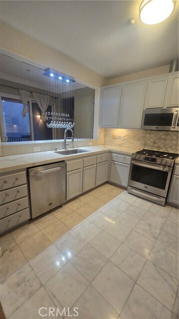 Building Photo - 1240 McFadden Dr