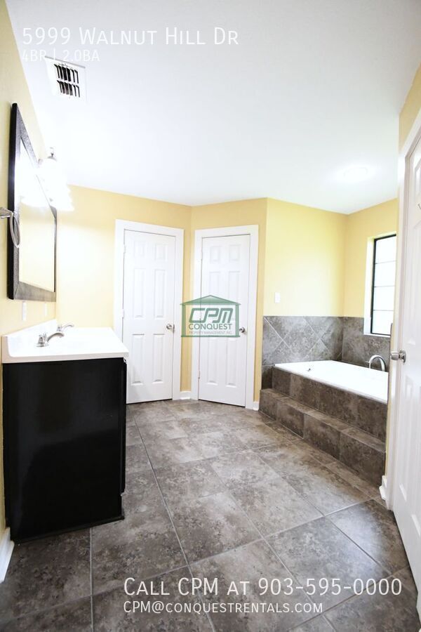 Building Photo - 5999 Walnut Hill Dr