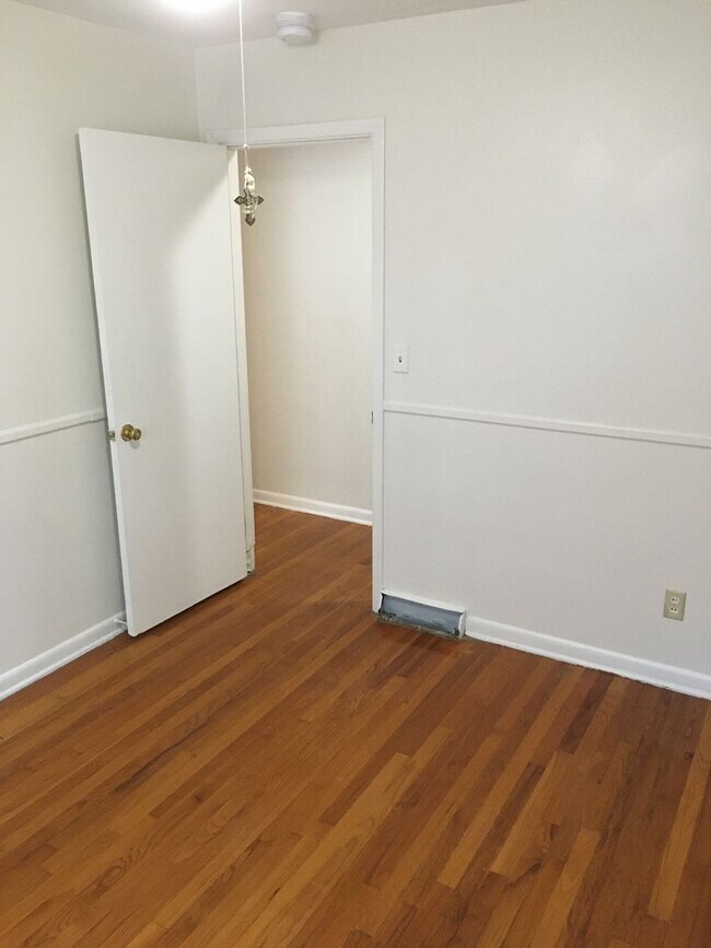 Building Photo - 4/2 House in Rome $1,495