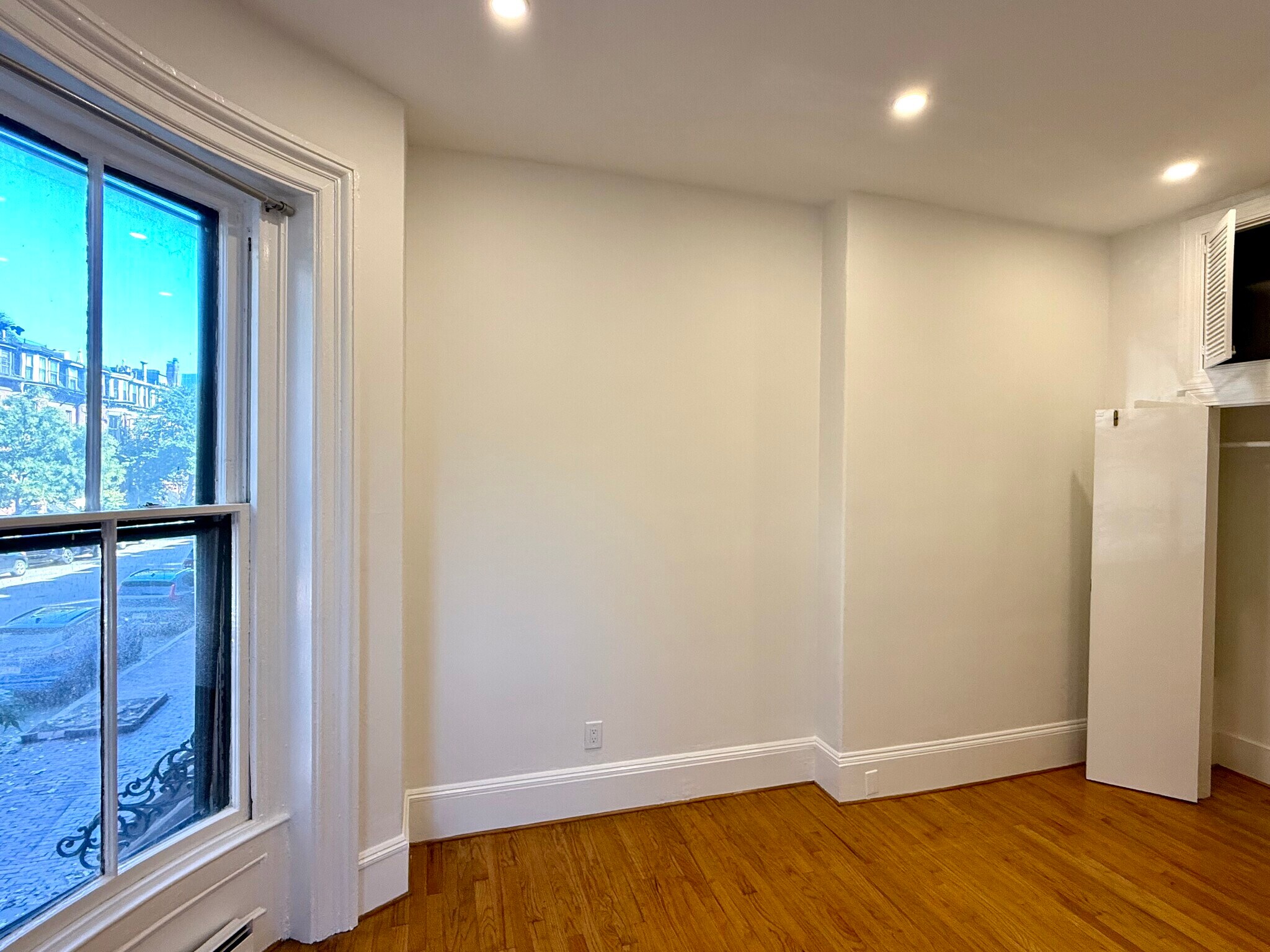 Building Photo - 104 Appleton St