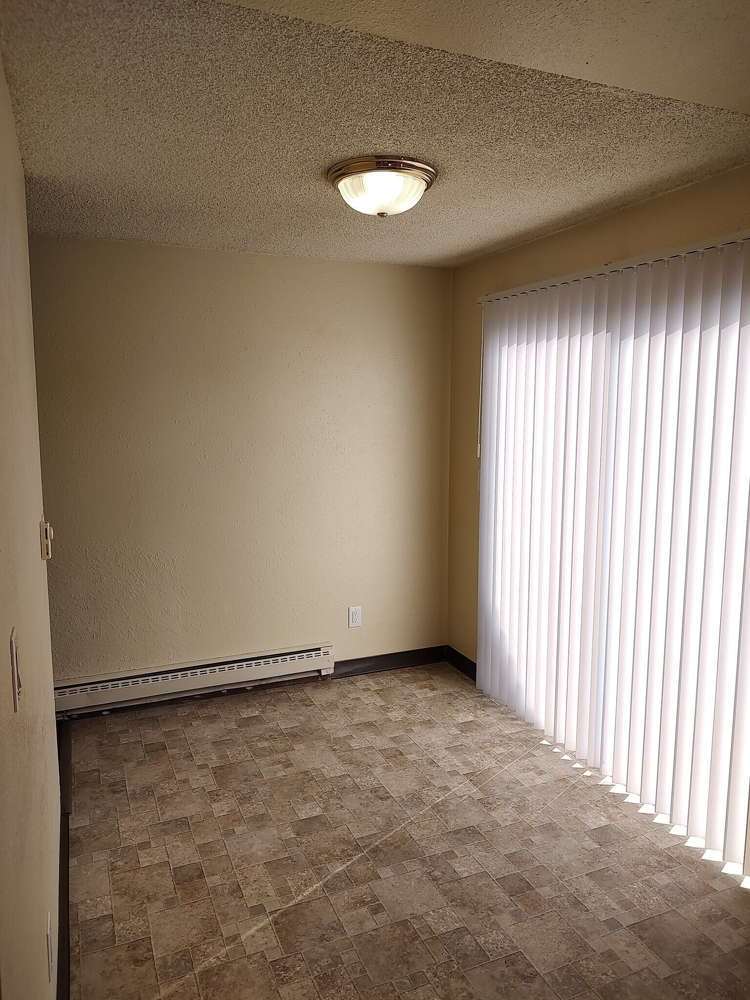 Building Photo - 5908 Parker Rd E