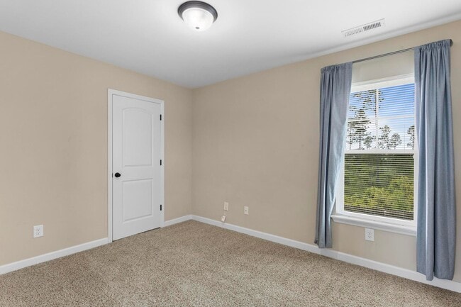 Building Photo - 902 Purvis Ct