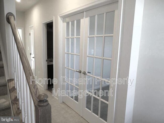 Building Photo - 1024 Trestle Dr