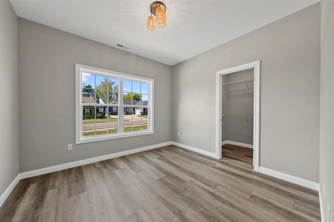 Building Photo - 451 White Dogwood Cir
