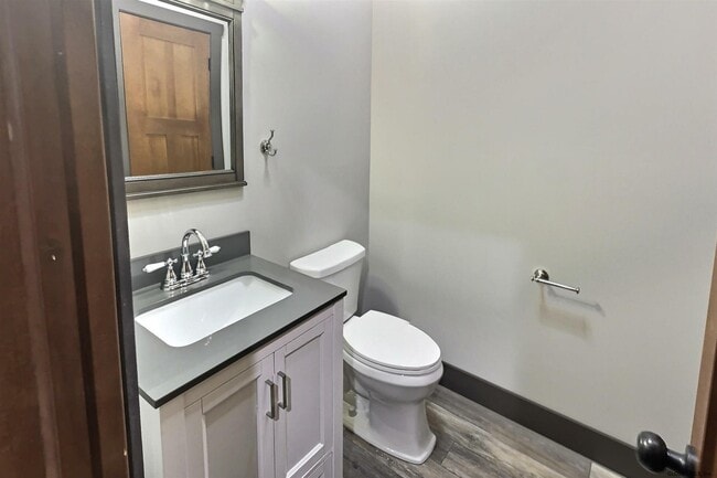 Building Photo - 34 William St