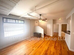 Building Photo - 910 W Oakdale Ave
