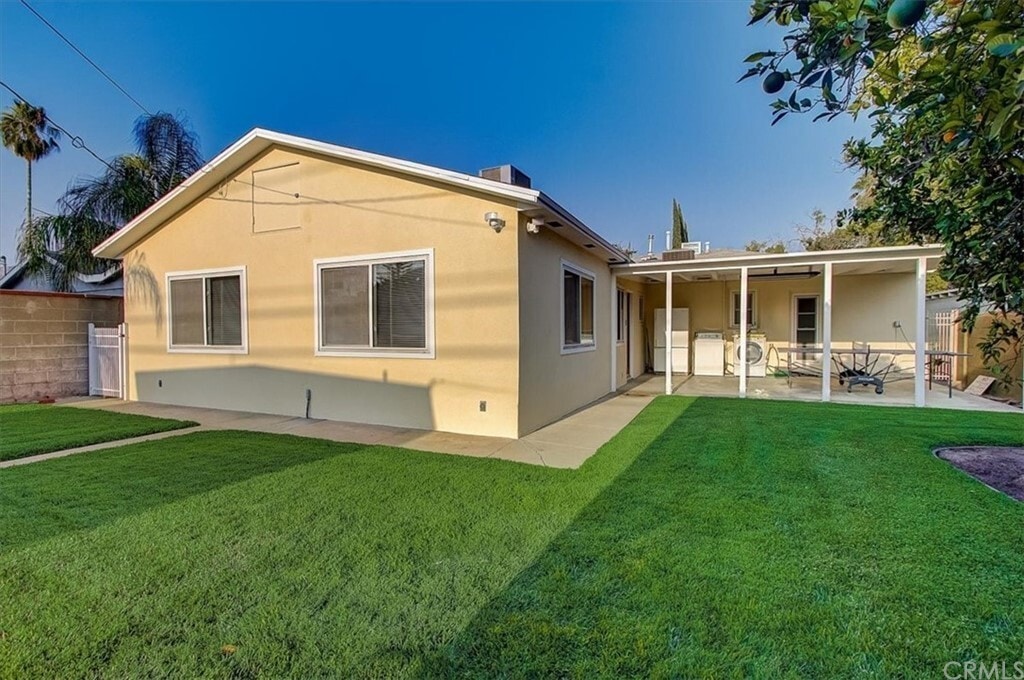 https://my.matterport.com/show/?m=jzeRU6tT8Ln - 1331 N Lincoln St