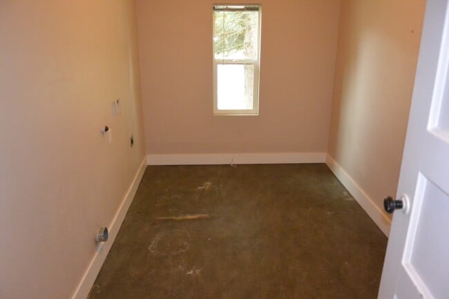 Building Photo - 3600.3602e.Evergreen