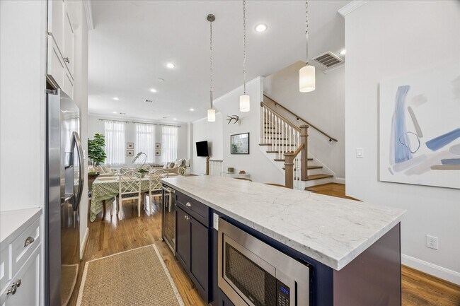 Building Photo - 1033 Ashland St