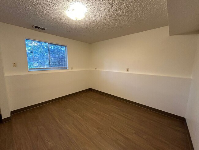 Building Photo - Beautiful Split-Level 6BR Home with Attached Garage and Fenced Yard +$300 Off First Month!