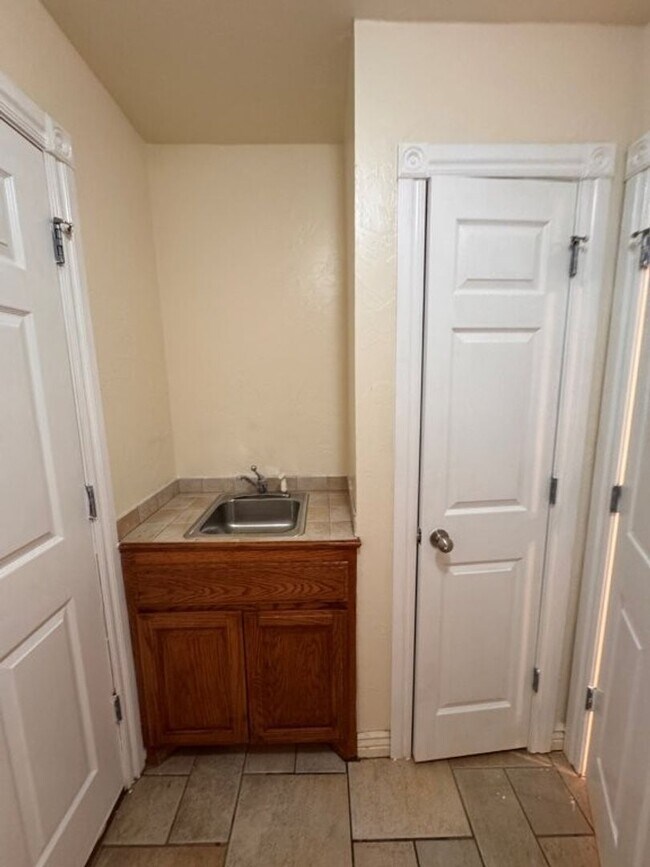 Building Photo - 3 bed, 2 living area, 2.5 baths with storm shelter gazebo!  This home has everything you need, ca...