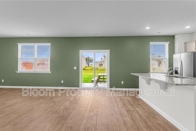 Building Photo - 502 Lk Rdg Blvd