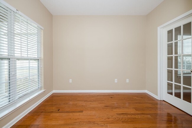 Building Photo - 528 Casey Ct