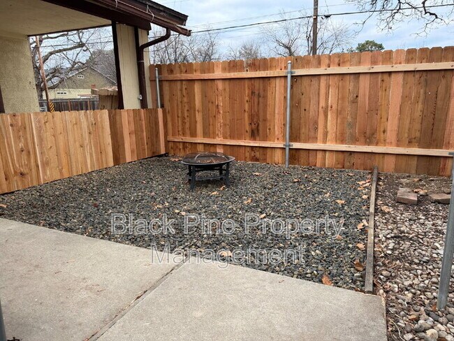 Building Photo - 1937 S Owyhee St