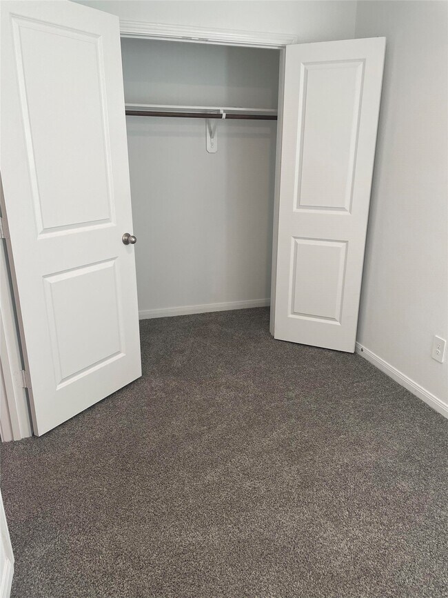 Building Photo - 9718 Marie Vlg Ct