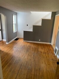 Building Photo - 229 Broadway St E