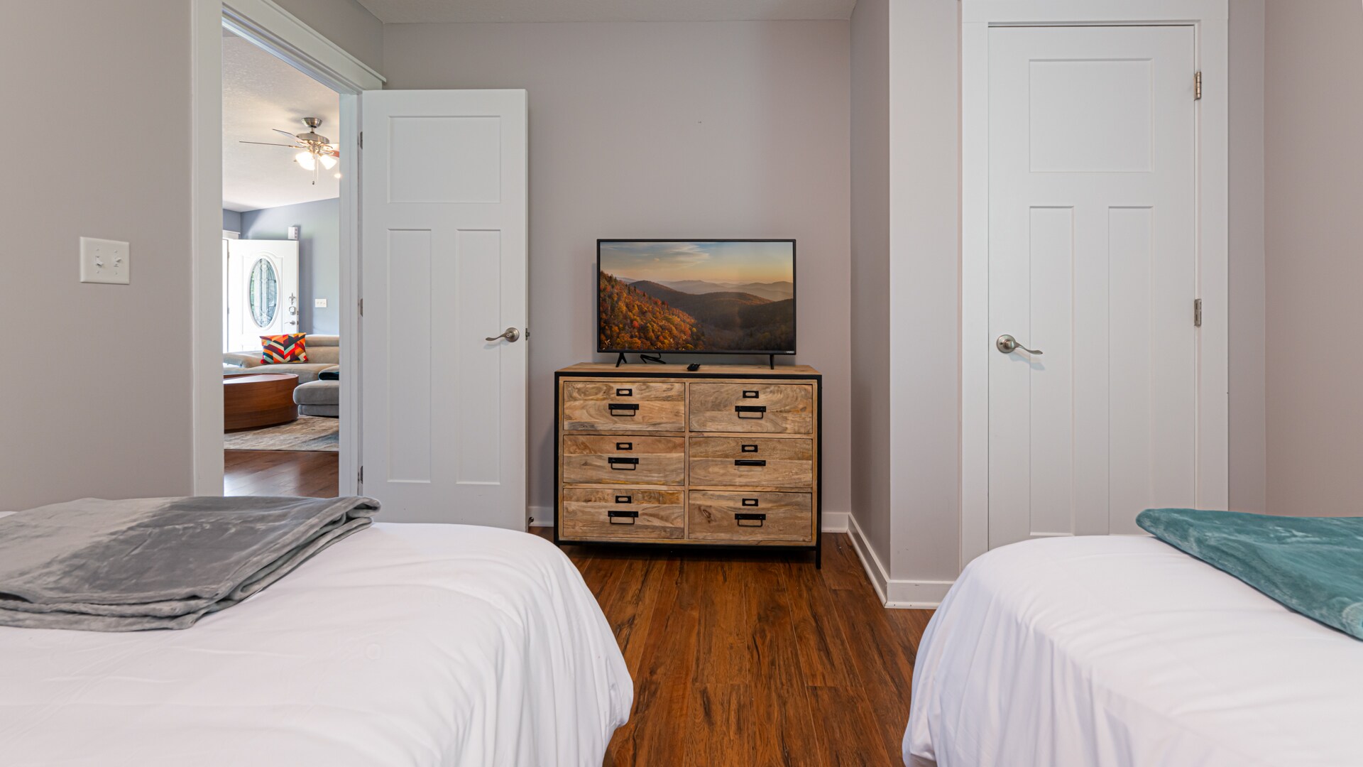 Building Photo - 664 Old Fort Rd