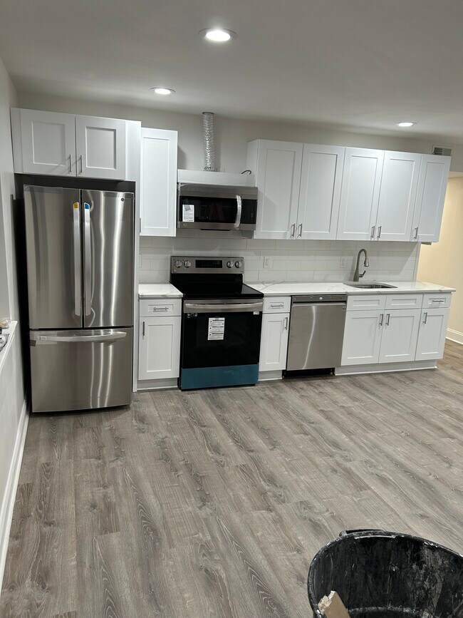 Building Photo - 1125 OLD YORK Rd