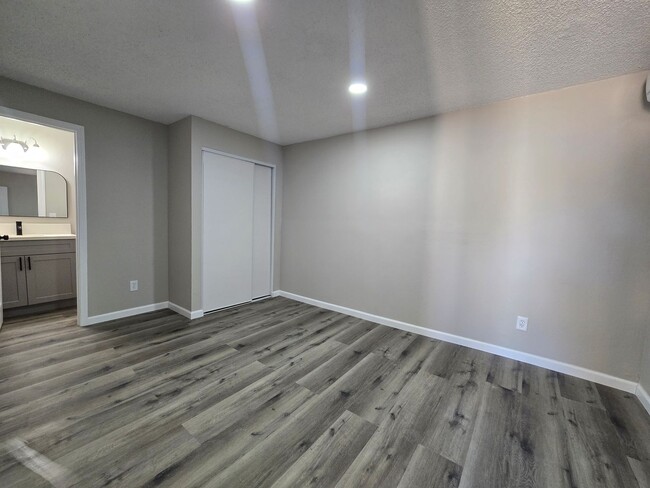 Building Photo - Modern 1-Bedroom 1-bathroom ADU guest hous...