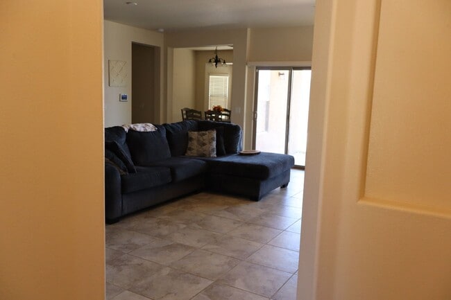 Building Photo - 5483 Waco Dr