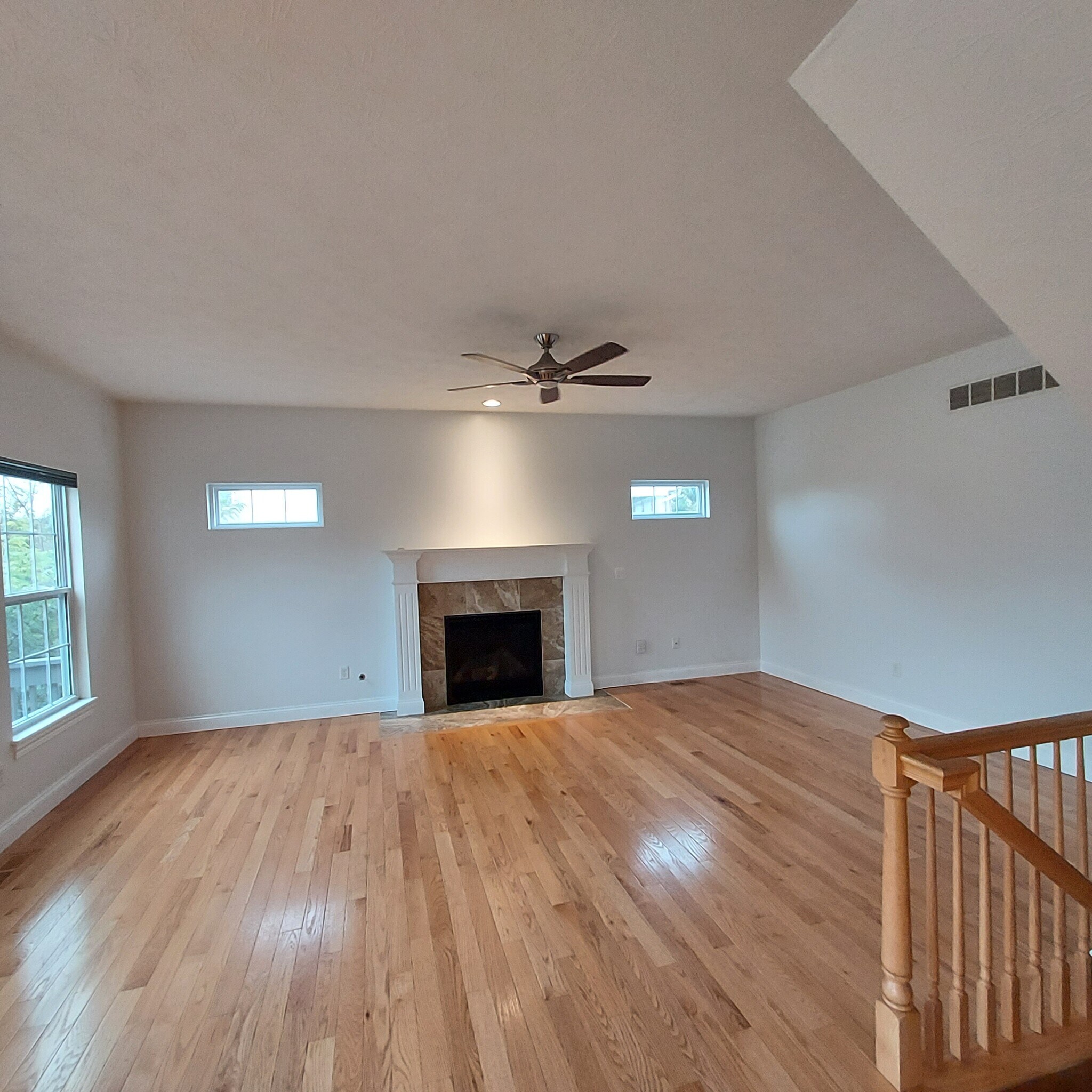 Large family room with fireplace - 1238 Freedom Pt