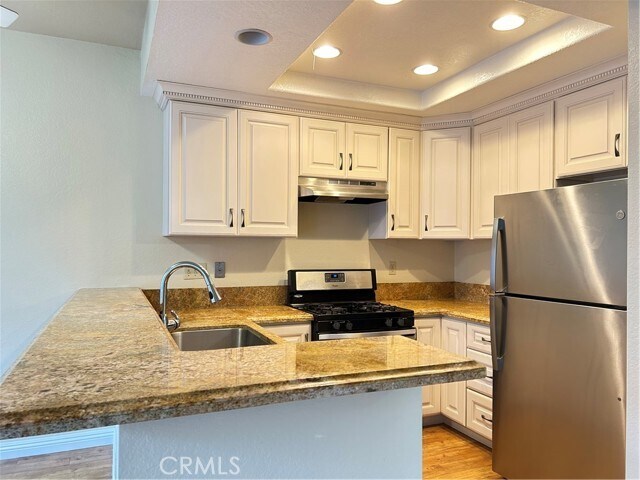 Building Photo - 567 Springbrook N