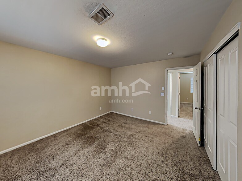 Building Photo - 5163 Pelican St