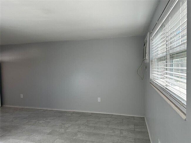 Building Photo - 351 50th Ave N