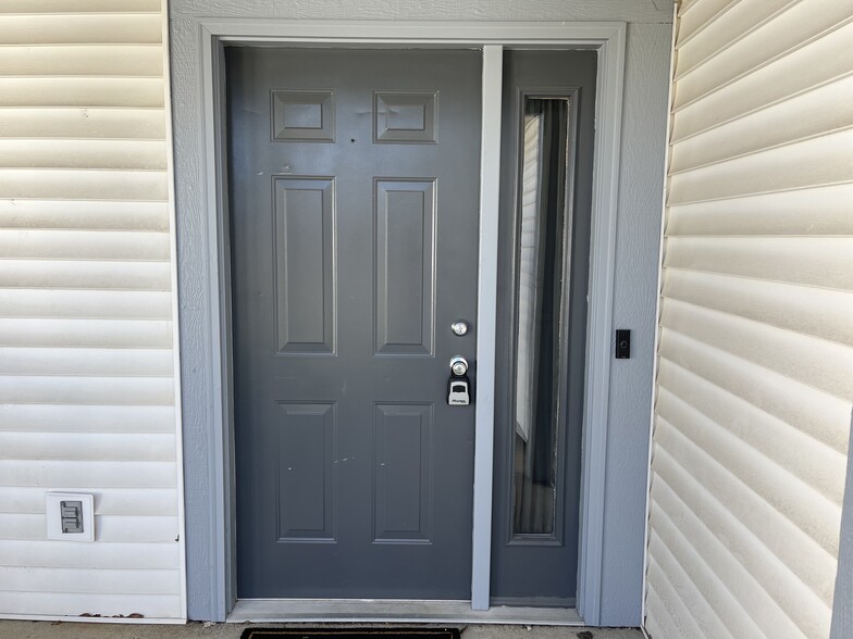 Front Entrance - 2123 Bridgewater Cir