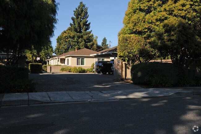 Primary Photo - 28 Devonshire Ave