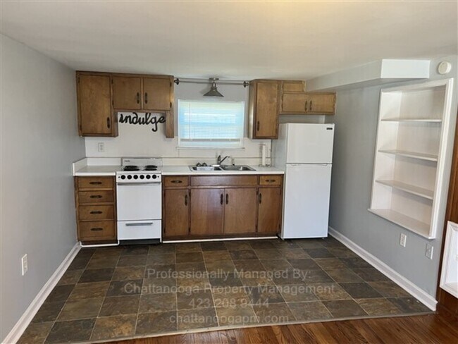 Building Photo - 310 S Parkdale Ave