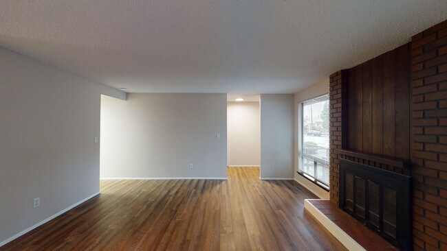 Building Photo - 1520 E Main St