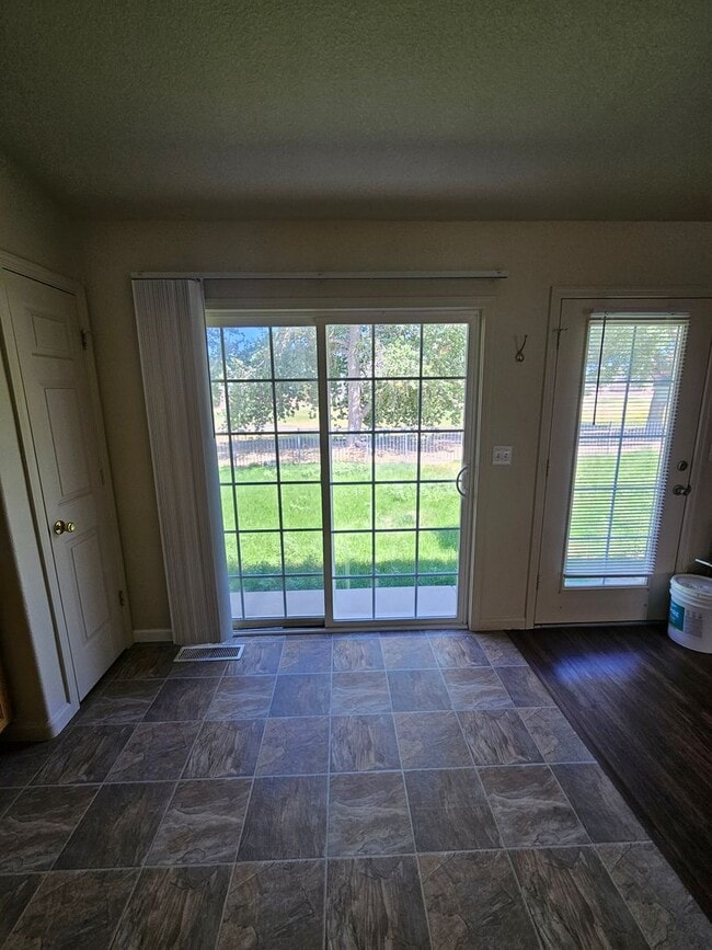 Building Photo - 3 Bedroom, 2 Bathroom Home in Fernley