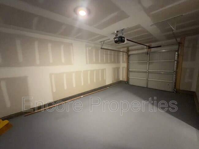Building Photo - 50 Sweet Mdw Rd