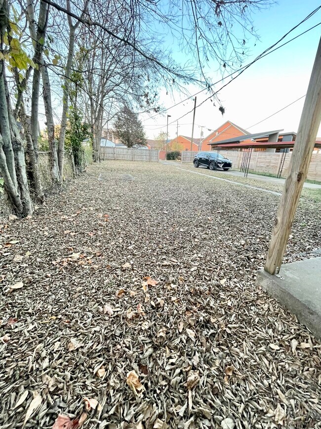 Building Photo - 2018 Clifton Ave