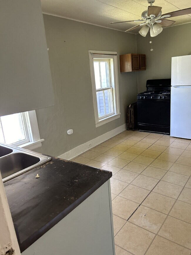 Building Photo - 1 Bedroom Apartment in Caledonia - Available August 22nd, 2026
